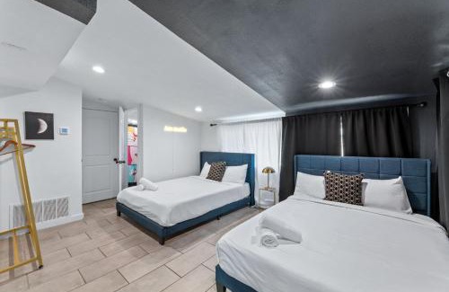 MLK House | Dream Stay with Pool for up to 20 Guests Mins to DT Austin