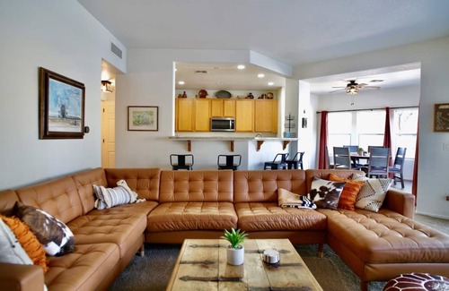 Rancho Del Lago House | Dream Vacation- Executive Retreat in Beautiful Vail, AZ