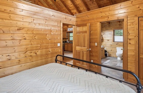 Sevierville Cabin | Dreamcatcher 2 Bedroom Cabin by Redawning