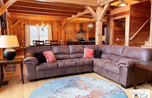 Maryland Cabin | Dreams Park/All Star- Sunset Lodge at Old World Village