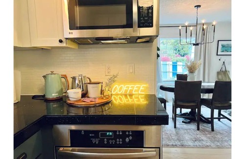 West Hazel Dell House | Dreamy 1/2 acre estate in the city with Guest House!
