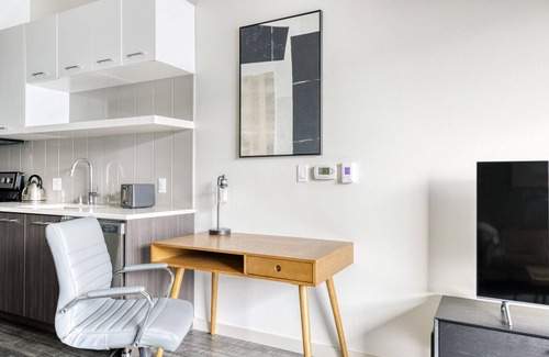 Yesler Terrace Apartment | Dreamy First Hill 1BR w/Gym, Roof & Lounge, nr Pioneer Sq, by Blueground