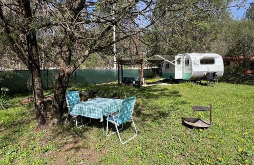 Huasca De Ocampo Apartment | Dreamy Retro RV with Jacuzzi