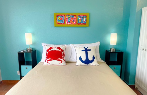 McCully - Moiliili Condo | Dreamy Waikiki Monarch Studio | Pool + Gym