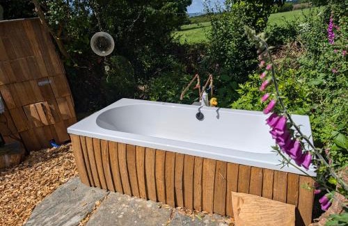 Widegates House | Dreckly cabin - Lydcott Glamping with Cornish sea views