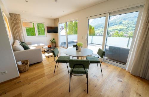 Groebming Apartment | Drei Berge Blick - Moderne Ferienwohnung mit Panorama-Terrasse in Gröbming