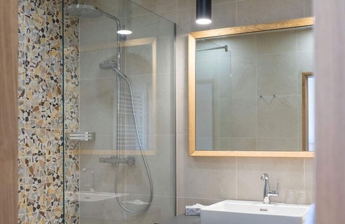Altfinkenstein House | Dreibettzimmer Superior - Finkensteiner Hof, Dion Hotels & Resorts Gmbh
