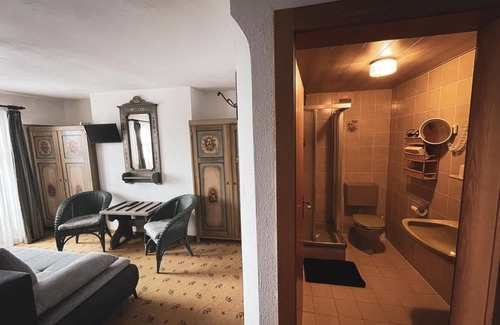 Millstatt Bed & Breakfast | Dreibettzimmer 3, WC u. Dusche Getrennt, Südbalkon - Hotel-gasthof Lammersdorf