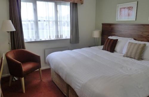 Wyboston Hotel | Drift Inn formerly the Waterfront Hotel