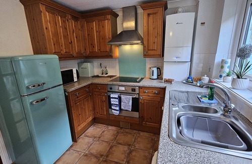 Porthtowan Cottage | Driftwood - a holiday home that sleeps 4 guests in 2 bedrooms