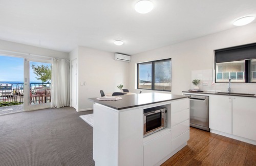 Surfers Paradise Apartment | Driftwood Apartments - Wow Stay