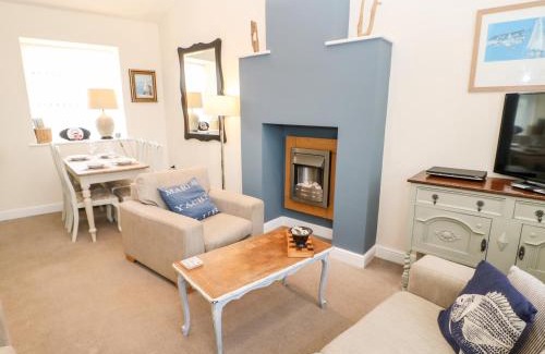 Amble Apartment | Driftwood Apartment