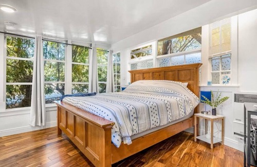 Santa Barbara Apartment | Driftwood Club - Jennifer`s Room (Dog Friendly)