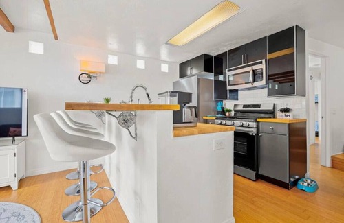Summerland House | Driftwood Club - Ocean View, Hot Tub, Pet-Friendly