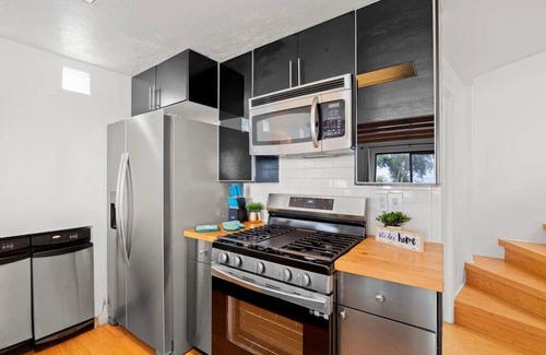 Summerland House | Driftwood Club - Ocean View, Hot Tub, Pet-Friendly