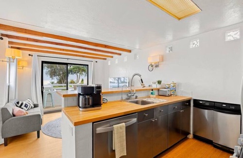 Summerland House | Driftwood Club - Ocean View, Hot Tub, Pet-Friendly
