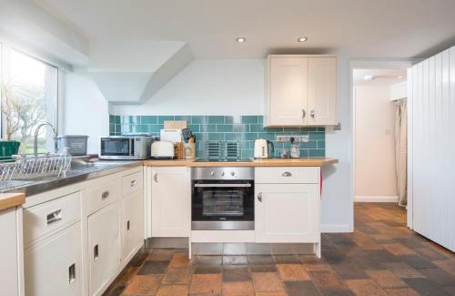 St Brides House | Drws Gobaith-West