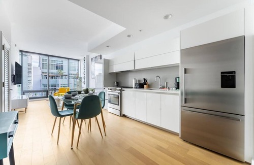 Vernon Condo | DTLA Bliss Views, Pool, Free Parking