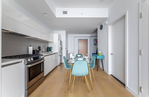 Vernon Condo | DTLA Bliss Views, Pool, Free Parking