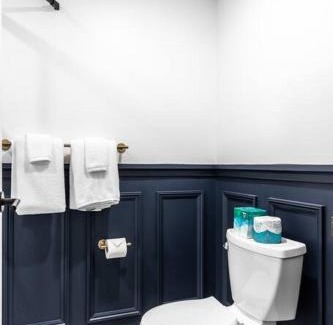 Bangor Apartment | DTWN Bangor, Historic Bldg, Fast Wi-Fi, 50 in TV, Room # 204