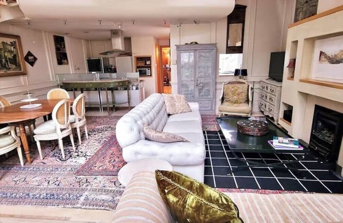 Ballsbridge House | Dublin Charm on Baggot Lane