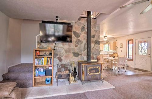 Meadow View Heights House | Duck Creek Village Cabin with Deck on Half Acre