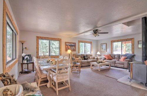 Meadow View Heights House | Duck Creek Village Cabin with Deck on Half Acre