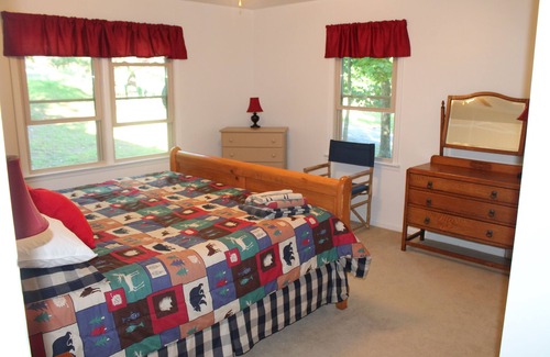McGaheysville Cabin | Duke's Den, A Storybook Mountain Getaway.