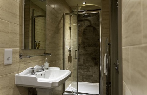 Lincoln House | Duke William Hotel