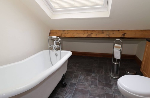 Haltwhistle House | DUMBUIE, pet friendly, with open fire in Haltwhistle