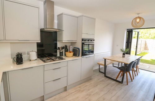 Llanfaelog Cottage | Dune Retreat