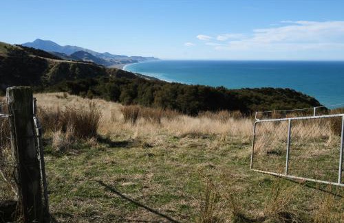 Clarence House | Dunluce Coastal Farmstay - Kaikoura Holiday Home