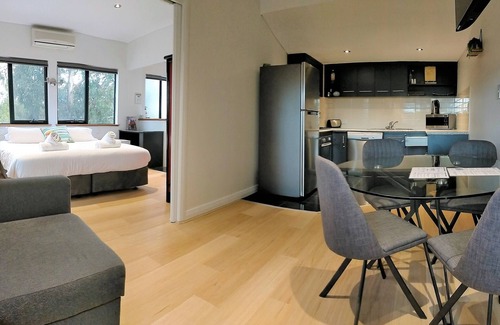 Dunsborough Hotel | Dunsborough Bay Village Resort