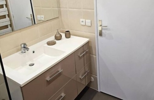 Juan-les-Pins Villa | Duplex 100 m² Avec Jardin, Garage Individuel Clos