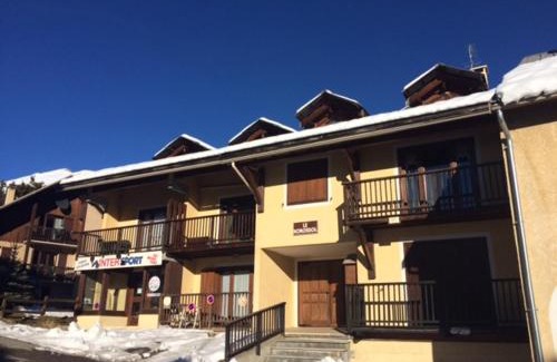 Montgenevre Apartment | Duplex 3* pour 4 pers - Centre village, à 100m des pistes - Confort et charme - FR-1-445-129