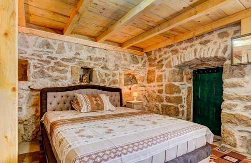 Mokrine House | Duplex Ethno House at Mountains above the seashore