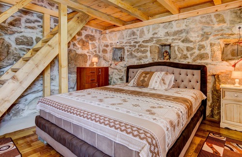 Mokrine House | Duplex Ethno House at Mountains above the seashore