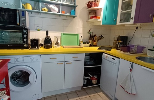 Maubuisson House | Duplex house with pleasant, sunny garden with trees: "just like home".