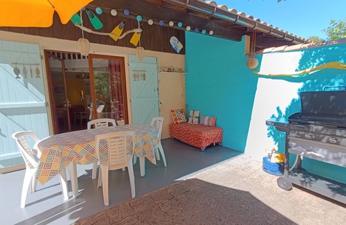 Maubuisson House | Duplex house with pleasant, sunny garden with trees: "just like home".