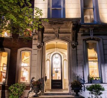 Old Louisville Bed & Breakfast | DuPont Mansion Bed & Breakfast