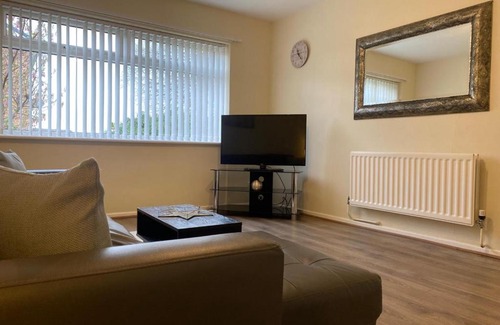 Chester-le-Street Apartment | Durham Stay 2BR