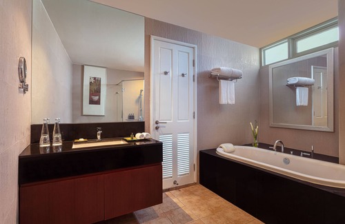 Ratchaprasong Hotel | Dusit Suites Hotel Ratchadamri, Bangkok