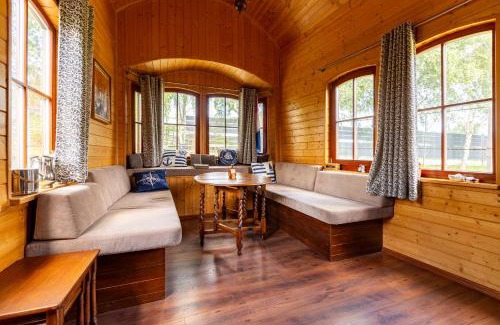 Rewa Apartment | Dutch hausboat "MOLENDIEP" built 1909
