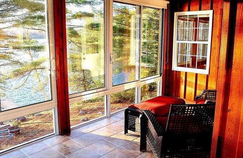 Central Frontenac Cottage | Dvira’s Lakefront Cottage - Hot tub and Pool Table (Sharbot lake)