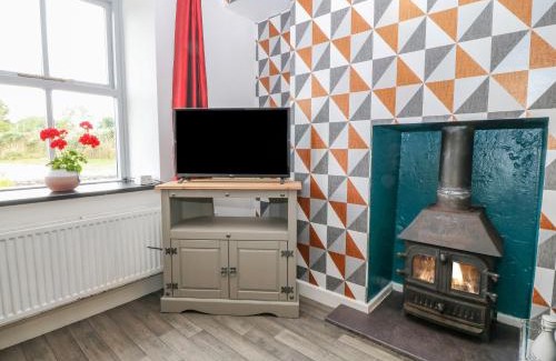 Edern House | Dwyros