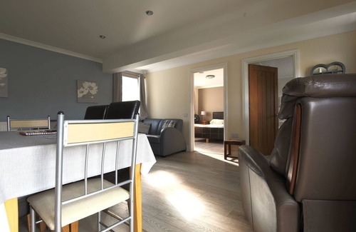 Llanybri Cottage | Dylan's Court