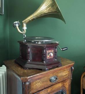 Uplands House | Dylan Thomas House
