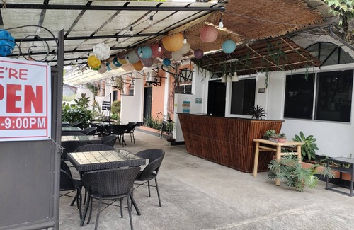 Kalibo Apartment | E & F Condotel