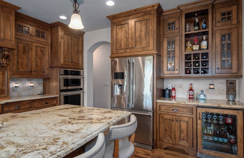 Appleton House | EAA AirVenture 2025! BUSINESS trips.room to land a HELICOPTER!