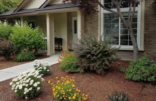 Eagle House | Eagle ~ Great Sky Neighborhood ~ 4-Bdrms ~ Near Pool & Shopping ~ ALL Amenities